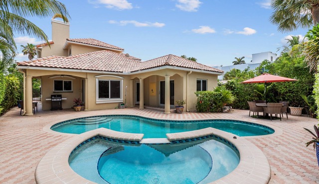 Spacious Mediterranean Beach Villa STEPS to the BEACH With Heated Pool & Spa!