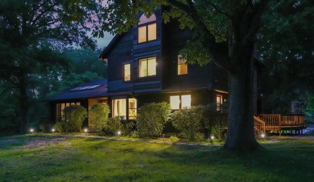 Spacious Peaceful 5 BR Home with a View in Hudson Valley