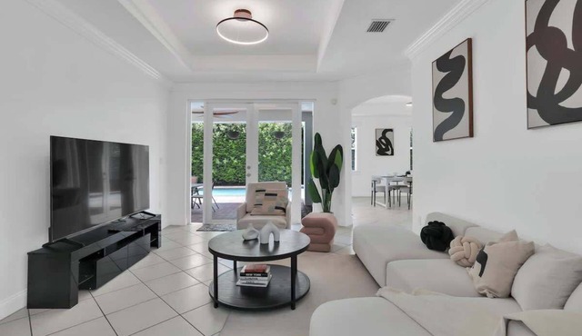Spacious Pool Villa - 4BR - ATV & Skydive 15 min