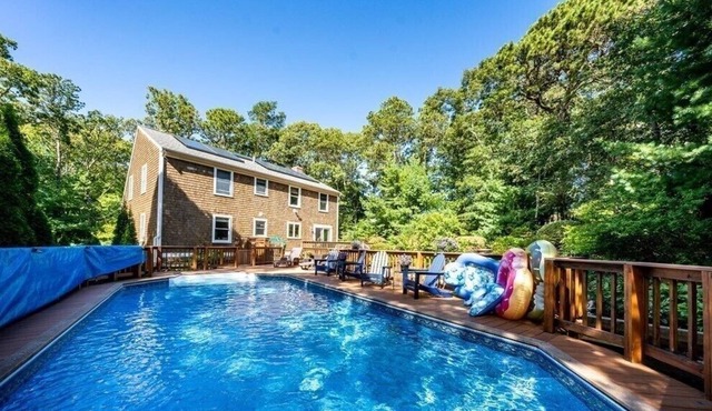 Spacious retreat with backyard oasis | Private Heated Pool | Close to beach+town