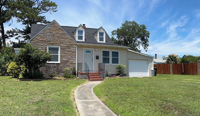 Spacious Sherwood Coastal Retreat 4-bedroom house in Norfolk Beaches & Parks.