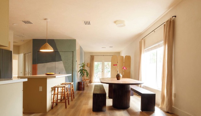 Spacious Stylish 4BR Free Parking