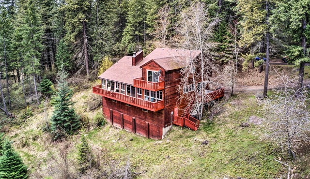 Spacious Sun-Up Bay Cabin, 20 Min to Downtown CDA!