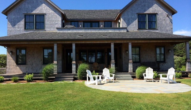 Spectacular home, ocean views, prime location, .5mi to beach, bike to town!