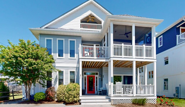 Spectacular pet friendly house walk to beach w/ocean views, private pool