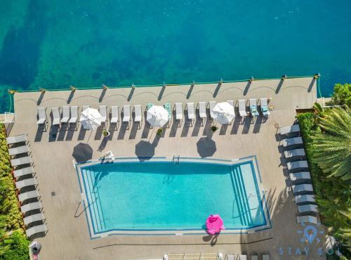 Spectacular View wBalcony Pool