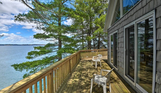 St Lawrence Waterfront Home w/Grill and Deck!