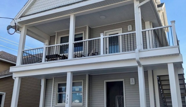 STEPS FROM THE BEACH & BOARDWALK Newly Renovated 8 Bedroom Home in Wildwood!