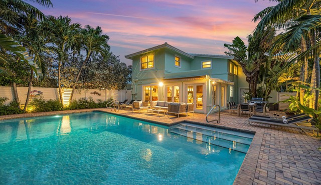 Steps from the Beach | Heated Pool | Prime location | Game room | Salt Key | RESlDENCES