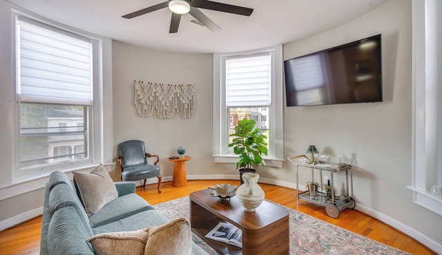 Steps to Elizabeth River & Dtwn! Portsmouth Condo
