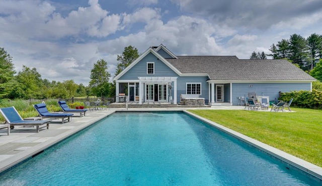 Stockbridge Retreat w/Pool & Hot Tub!