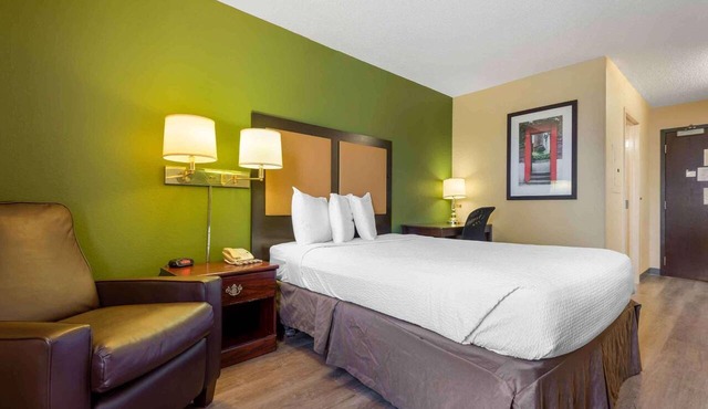 Studio 6 Corporate Extended Stay Buffalo Amherst NY