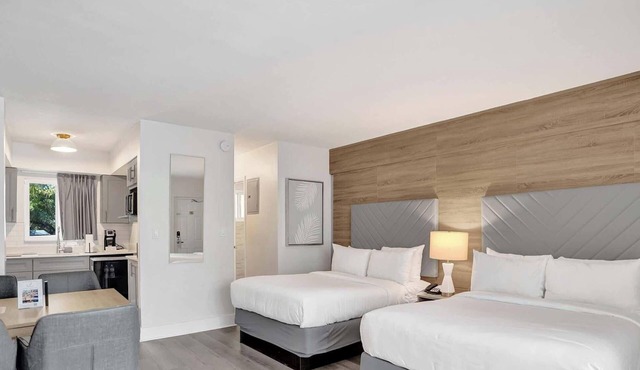 Studio w/2 Doubles & Kitchenette | The Botanica