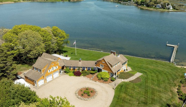 Stunning Waterfront Home!