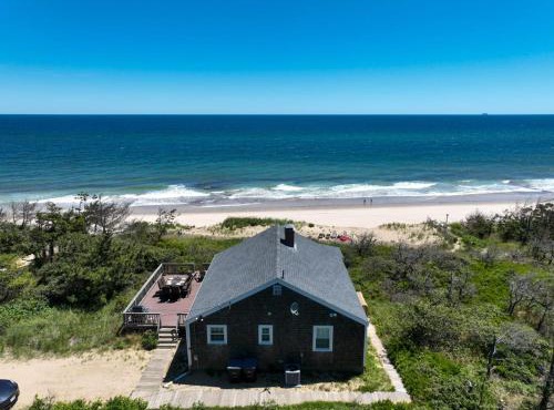 Stunning Waterfront Views Beach steps away