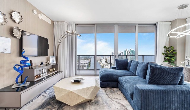 ★ Stylish Condo with Ocean Views, NO PARKING & RESORT FEE, CHECK DETAILS