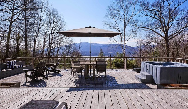 Stylish Mountain House with Reservoir Views, Near Woodstock