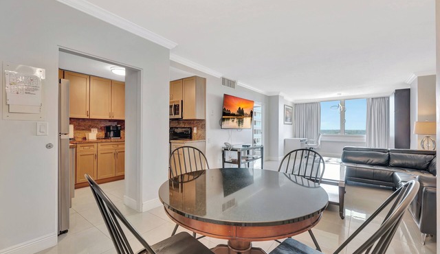 Suite on the Ocean with City View
