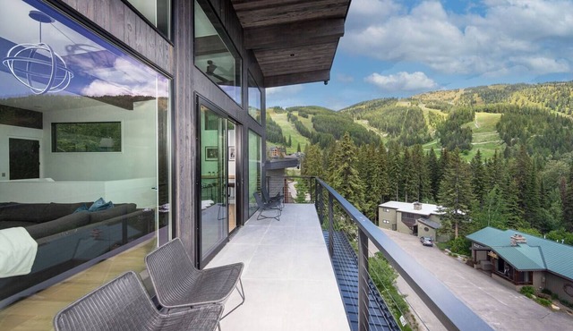 Summit at Whitefish Mtn Resort *6 King Suites*