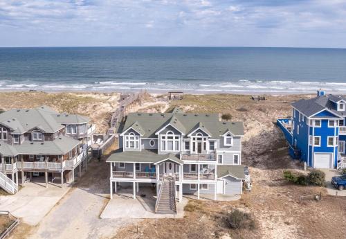 Sun King II - 4x4 Carova Beach, Oceanfront, Ocean View, Elevator, Pool, Hot Tub, Pets Ok