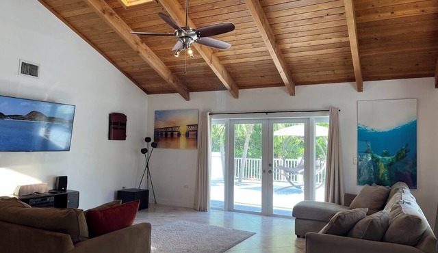 Sunlit Treasure — Your Private Keys Retreat in Key Largo