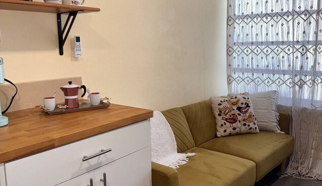 Sunny Hideout Apartment !