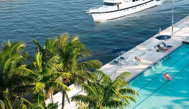 Sunny Oasis | Swimming. Restaurant