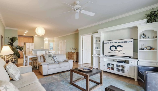 Sunset Island 2 Fountain Dr 2E