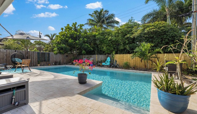 Sunshine Paradise! 3-bedroom heated pool home in East Fort Lauderdale.