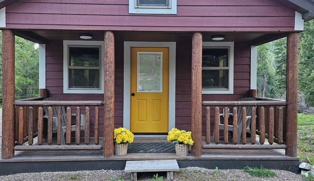 Sweet and Simple Montana Retreat: Tucked Away