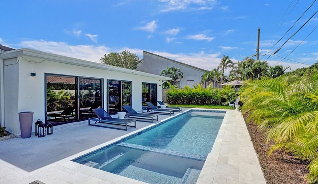 Terra Mar Island Walk to private Beach 3/3 heated pool spa