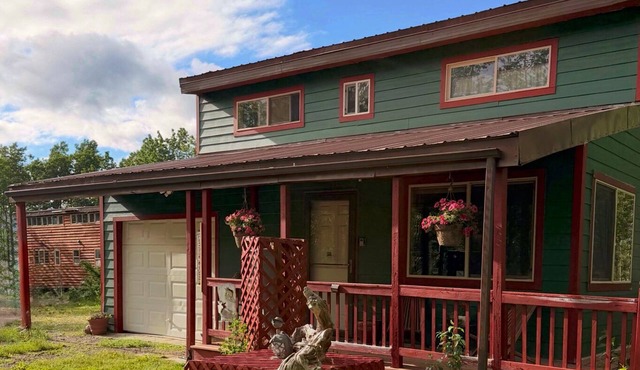 The Aspen Art House - 3 bed by Glacier Natl. Park