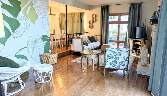 The Brick Beach House, 2 King beds & pet friendly