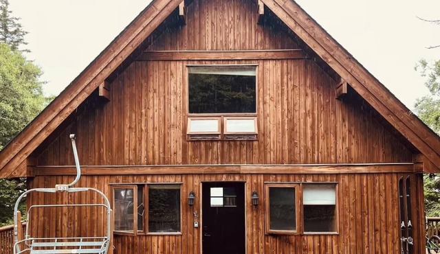 The Cedar Chalet @ 59 Westridge