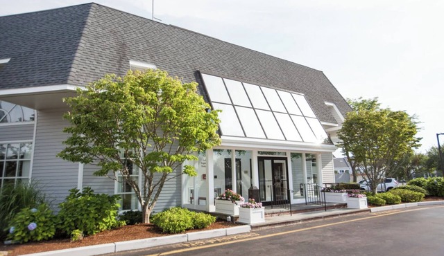 The Cove at Yarmouth 1br Suite Friday Check-In
