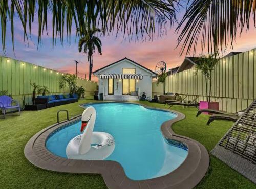 The Gilded Palm - Near Design District - Pool & Hot Tub
