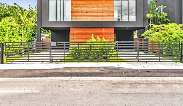 The Island Villa - Design District - Bay Point