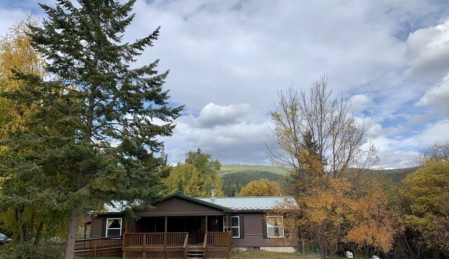 The Lake Mary Ronan Lodge w/Waffles!