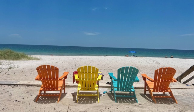 The perfect getaway ,ONLY 2 Minutes away from the beach!