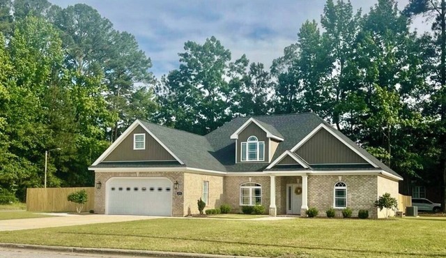 The perfect Home spacious 5-bedroom 8 beds 3 bathrooms in Rocky Mount