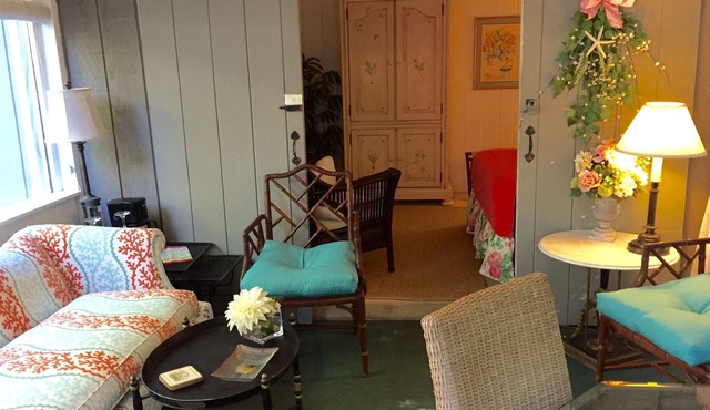 The Wianno Guest House, Osterville ~weekends only~