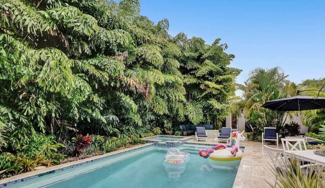 This villa is a 3 bedroom(s), 2 bathrooms, located in Fort Lauderdale, FL.