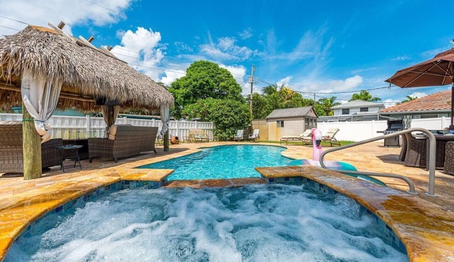 Tiki Sea Breeze Retreat- Pool+Spa - 5 Min to Beach