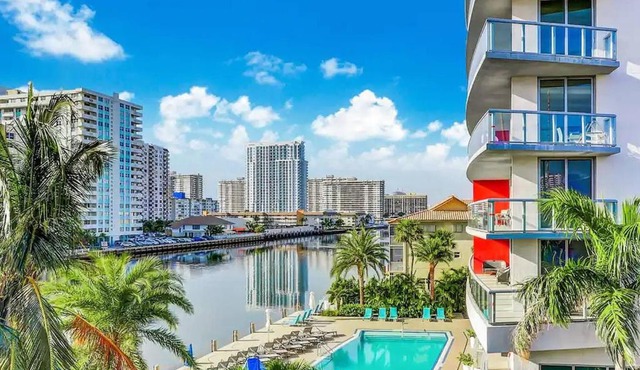 Top Floor Luxury Penthouse with Private Roof Deck
