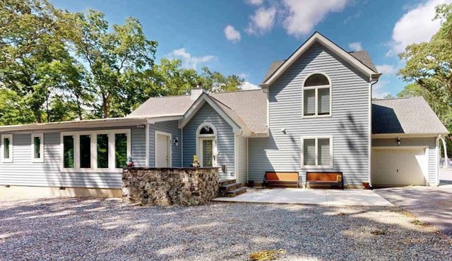 Town of Lewes Spacious Multi-Unit Newly Renovated Home!