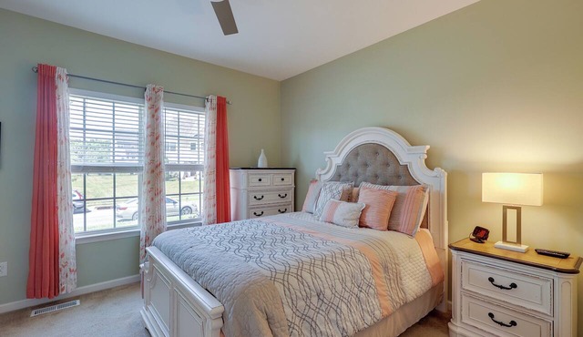 Townsend Suite w/ Shared Pool & Lounge Patio!
