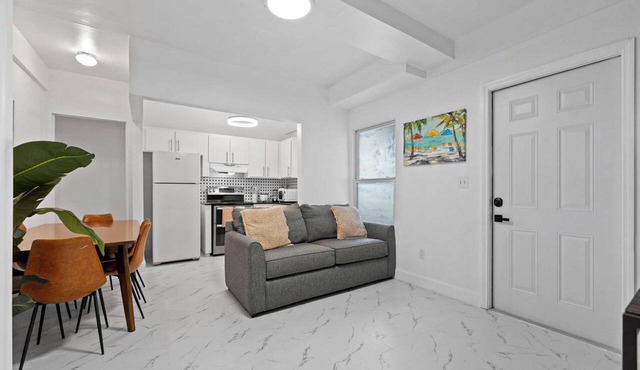 Tropical Havana | 2BR | Central Location
