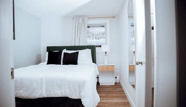 Two Bedroom Home, 10min Downtown Boston, Logan Airport and Free Parking