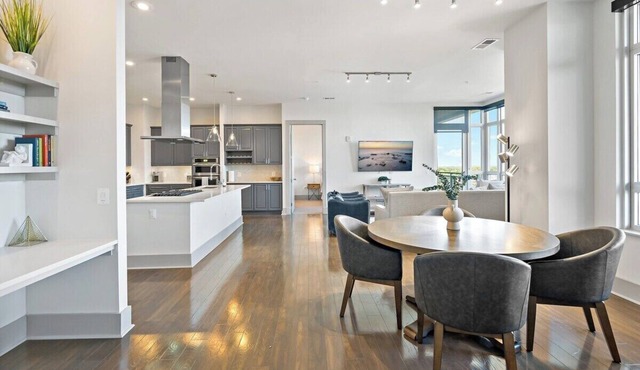 Tysons 2BR | Skyline Views & 2.5 Baths