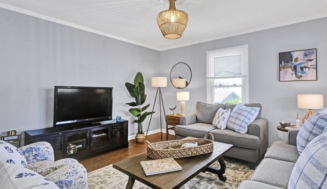 Ultimate Beach Retreat: 6BR/4BA, Pet Friendly, Across the street to Beach Access